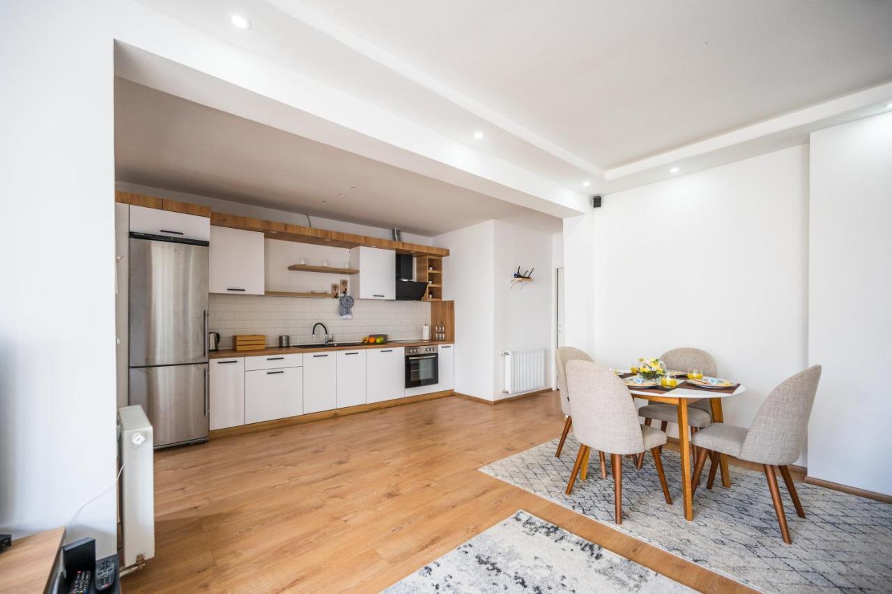 Spacious And Bright 2Bdr Apartment In The Old Town サラエヴォ エクステリア 写真