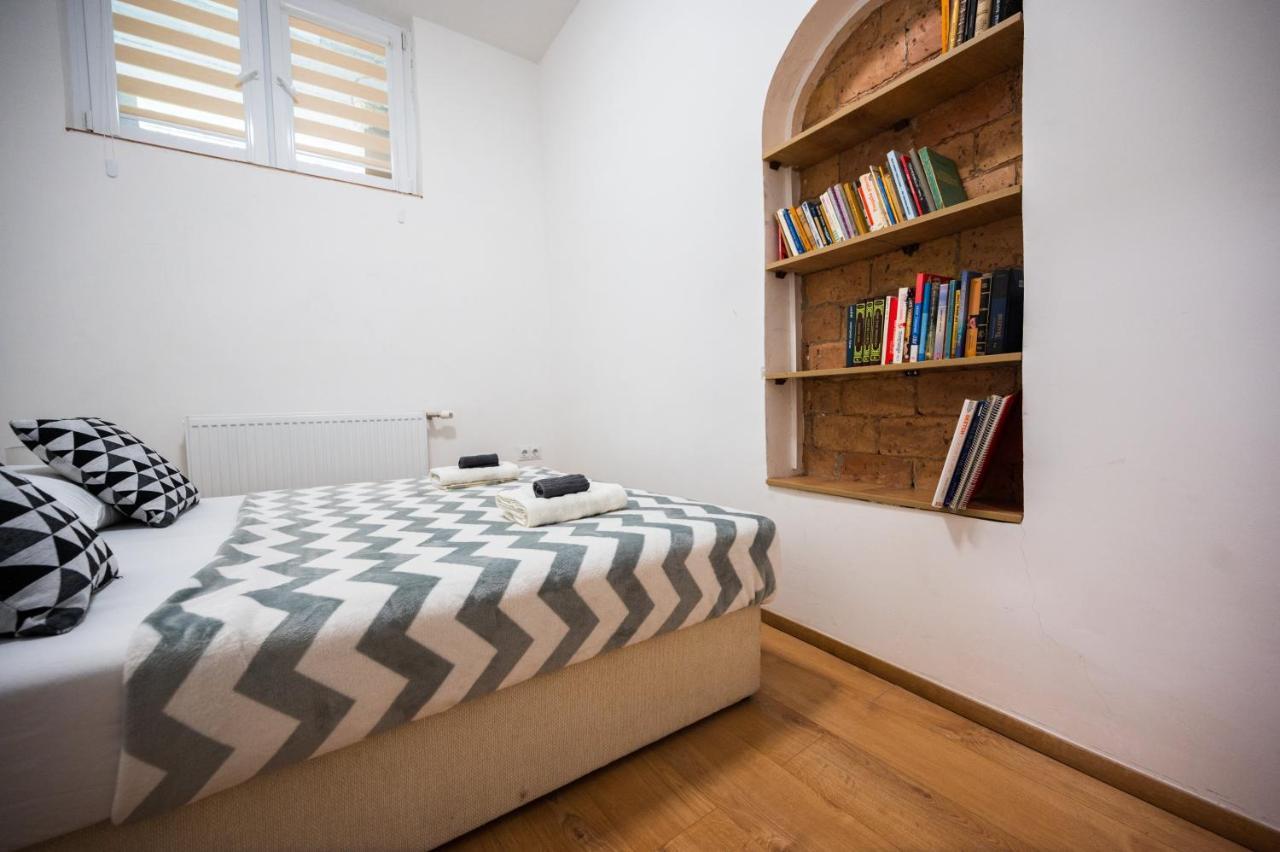 Spacious And Bright 2Bdr Apartment In The Old Town サラエヴォ エクステリア 写真